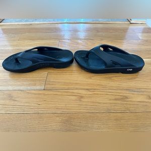 OOFOS-OOriginal Flip Flop - Women's size 10 black